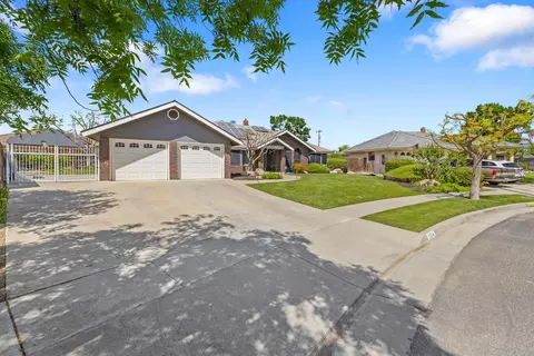 1314 Lincoln Ln, Lemoore, CA 93245