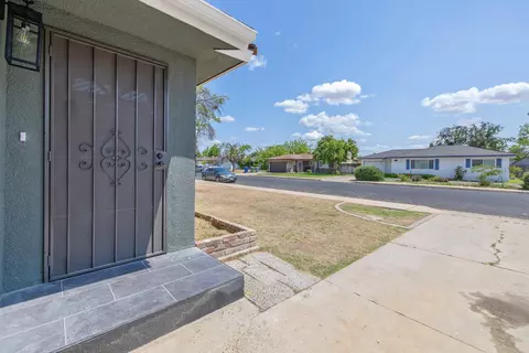955 W San Gabriel Ave, Clovis, CA 93612 photo 5