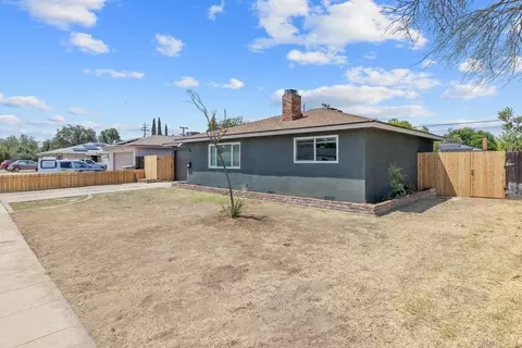 955 W San Gabriel Ave, Clovis, CA 93612 photo 3