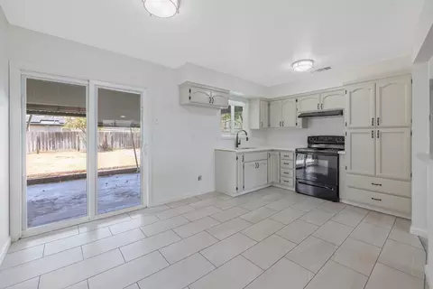 955 W San Gabriel Ave, Clovis, CA 93612 photo 16