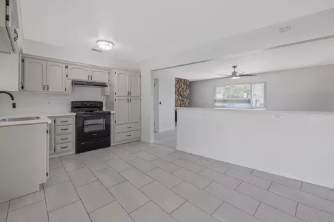 955 W San Gabriel Ave, Clovis, CA 93612 photo 17
