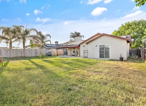 Exterior - 1349 Van Ct, Hanford, CA 93230 photo 2 of 2