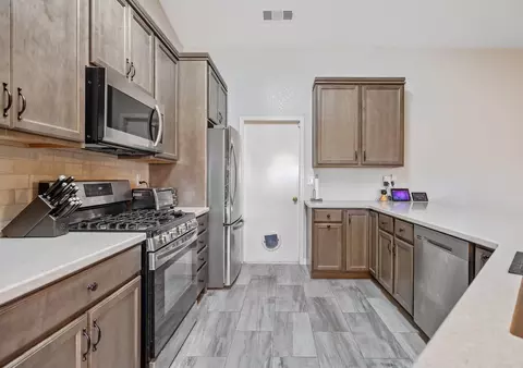 Kitchen - 1349 Van Ct, Hanford, CA 93230 photo 4 of 5