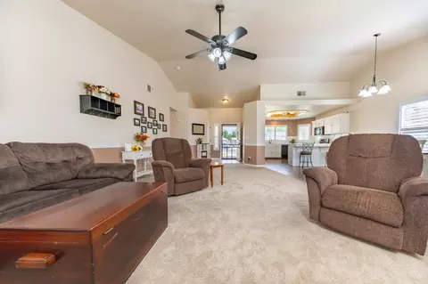 2962 Saginaw Ave, Clovis, CA 93611 photo 5