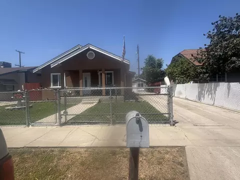 664 E Ventura Ave, Tulare, CA 93274