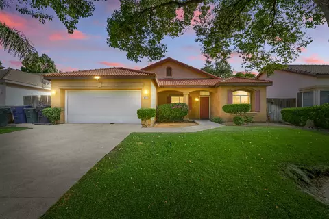 8315 Eagles Landing Dr, Bakersfield, CA 93312