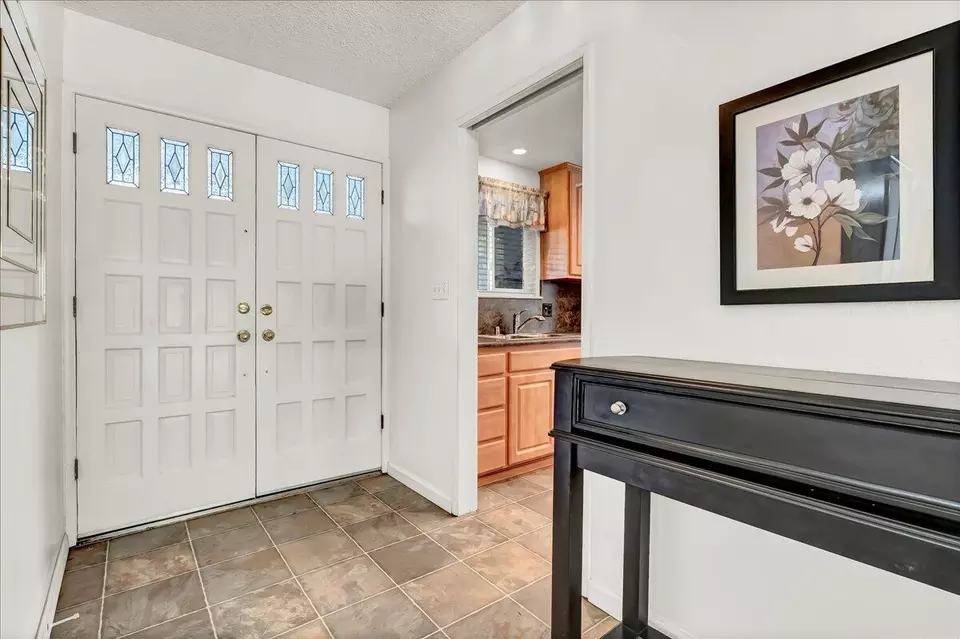 Entry Way - 1335 W Howard Ave, Visalia, CA 93277 photo 3 of 4