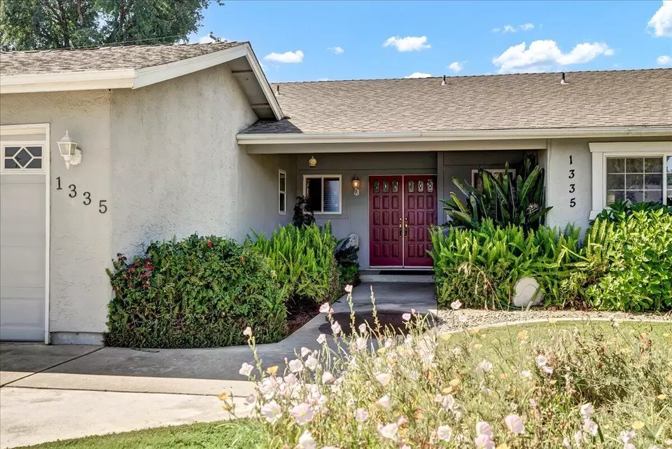 Exterior - 1335 W Howard Ave, Visalia, CA 93277 photo 5 of 7