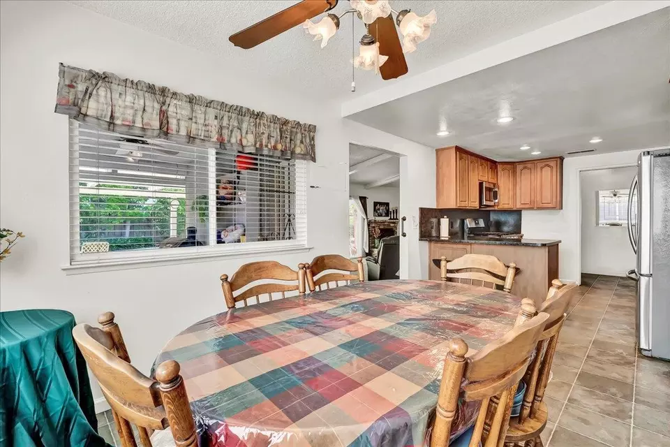 Dining - 1335 W Howard Ave, Visalia, CA 93277 photo 3 of 4