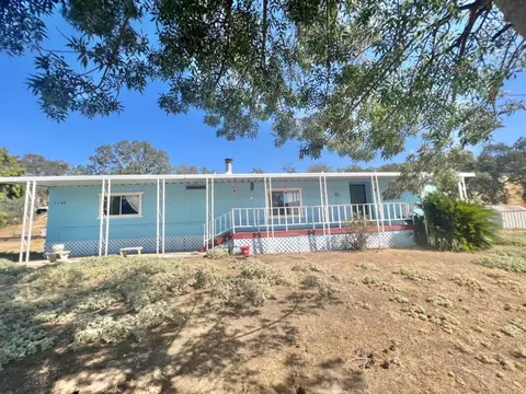 33188 George Smith Rd, Yokuts Valley, CA 93675