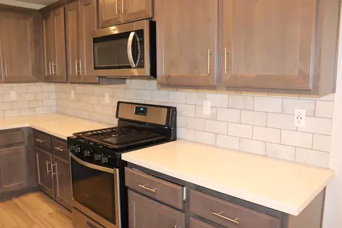 Kitchen - 1884 Clover Dr, Dinuba, CA 93618 photo 2 of 7