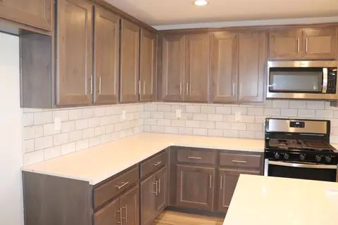 Kitchen - 1884 Clover Dr, Dinuba, CA 93618 photo 6 of 7