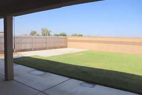 Exterior - 1884 Clover Dr, Dinuba, CA 93618 photo 5 of 14