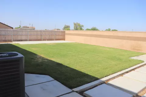 Exterior - 1884 Clover Dr, Dinuba, CA 93618 photo 8 of 14