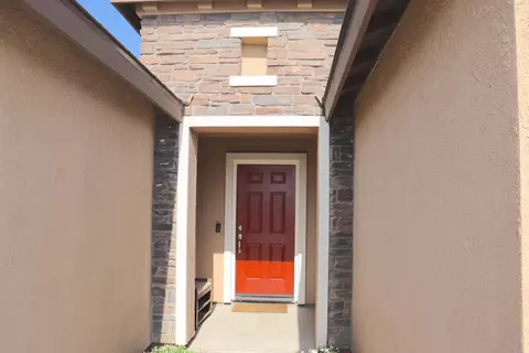 Entry Way - 1884 Clover Dr, Dinuba, CA 93618 photo 1 of 8