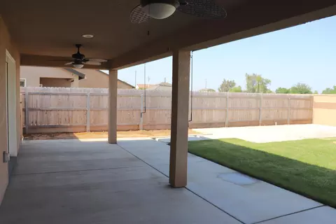 Exterior - 1884 Clover Dr, Dinuba, CA 93618 photo 4 of 14