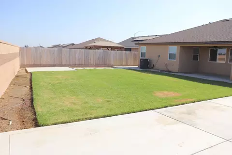Exterior - 1884 Clover Dr, Dinuba, CA 93618 photo 14 of 14