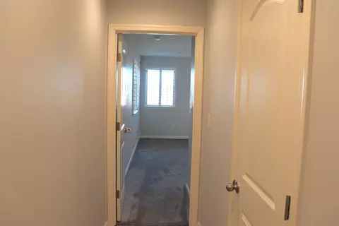 Entry Way - 1884 Clover Dr, Dinuba, CA 93618 photo 6 of 8