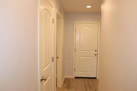 Entry Way - 1884 Clover Dr, Dinuba, CA 93618 photo 7 of 8