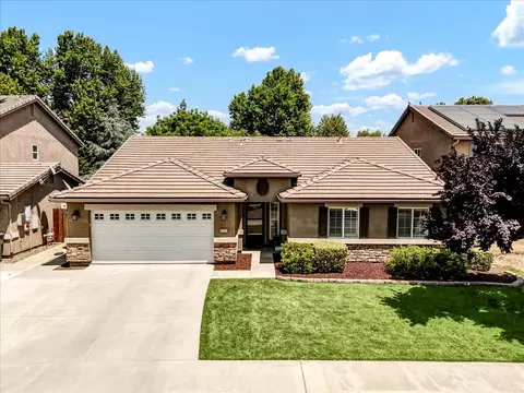 3038 N Linda Vista Ct, Visalia, CA 93291