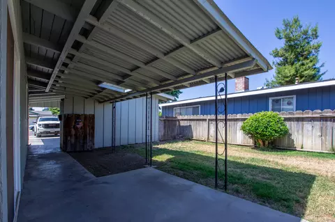 600 W Iris Ave, Visalia, CA 93277 photo 19