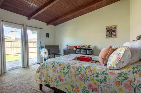600 W Iris Ave, Visalia, CA 93277 photo 12