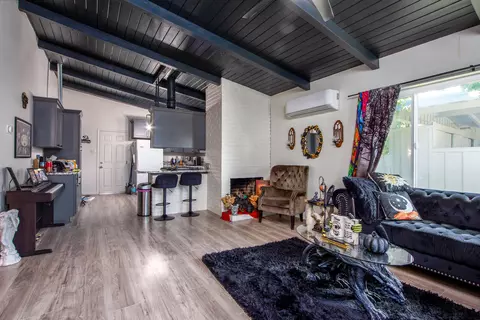 600 W Iris Ave, Visalia, CA 93277 photo 4