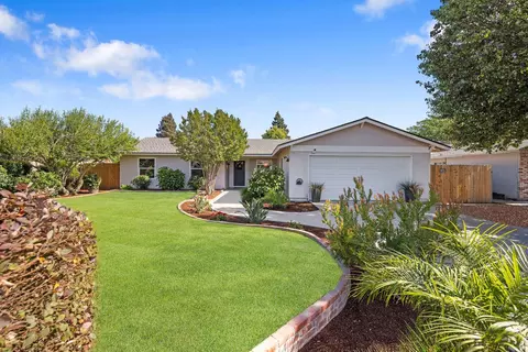 3545 W Coppola Ave, Visalia, CA 93277