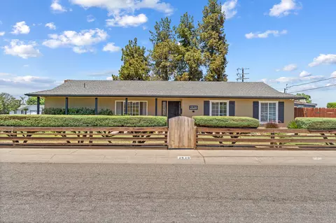 2520 W Monte Vista Ave, Visalia, CA 93277