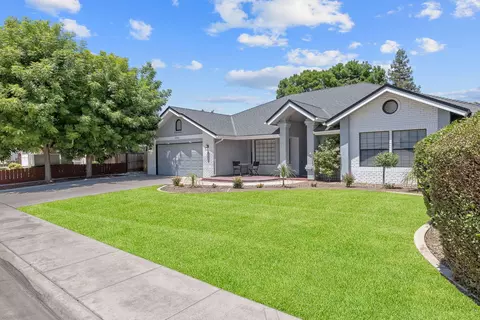 3340 W Orchard Ave, Visalia, CA 93277
