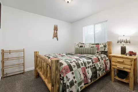 Bedroom - 56981 Sequoia Dr, Springville, CA 93265 photo 1 of 4