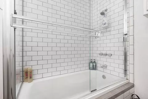 Bath - 56981 Sequoia Dr, Springville, CA 93265 photo 2 of 5
