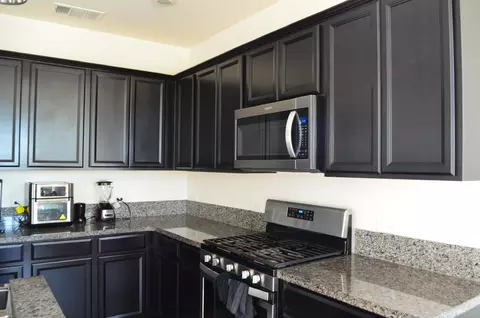 Kitchen - 3136 E Harter Ave, Visalia, CA 93292 photo 4 of 5