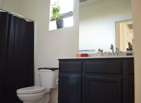 Bath - 3136 E Harter Ave, Visalia, CA 93292 photo 1 of 2