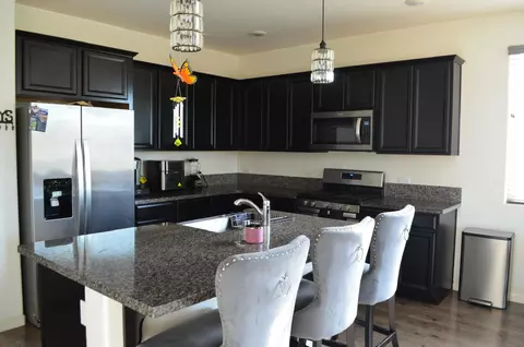 Kitchen - 3136 E Harter Ave, Visalia, CA 93292 photo 2 of 5