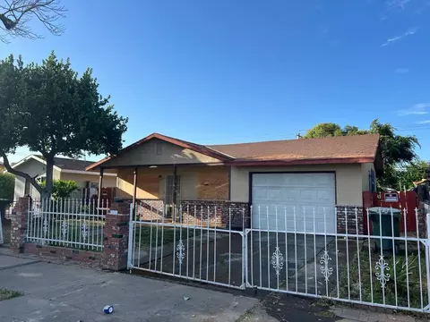 1311 W 1st St, Merced, CA 95341 photo 2