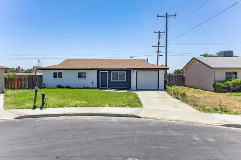 10767 Beverly Dr, Hanford, CA 93230