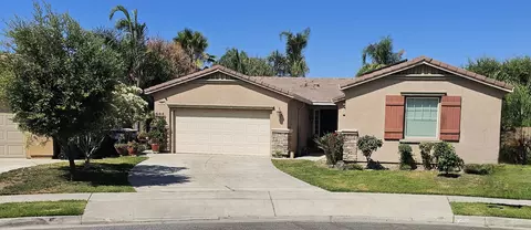 4231 W Clinton Ct, Visalia, CA 93291