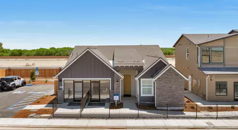 947 Lisbon Ave, Tulare, CA 93274