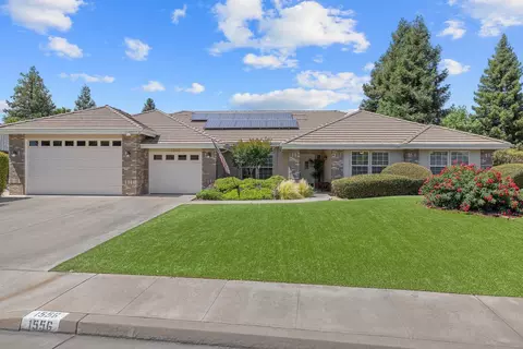 1556 E Paradise Ave, Visalia, CA 93292
