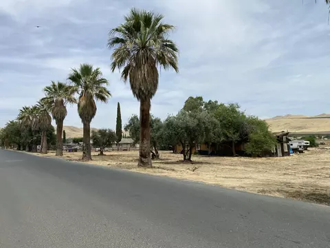 1040 N Lime St, Porterville, CA 93257