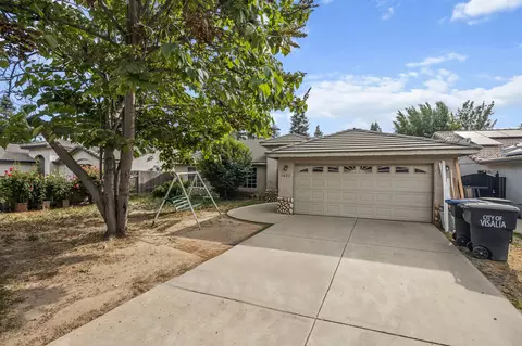 1627 N Terrace St, Visalia, CA 93291