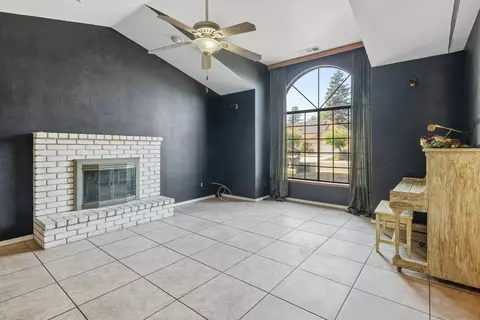 206 Windsor Ct, Exeter, CA 93221 photo 4