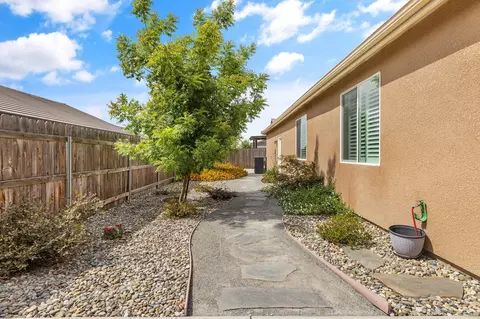 3239 N Rova Ct, Visalia, CA 93291 photo 37