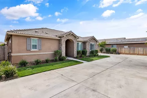 3239 N Rova Ct, Visalia, CA 93291