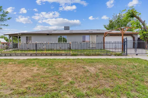 1065 E Cedar Ave, Tulare, CA 93274 photo 3