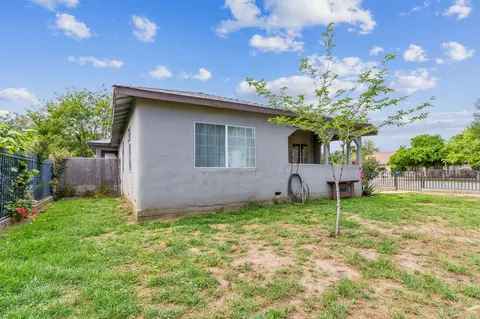 1065 E Cedar Ave, Tulare, CA 93274 photo 4