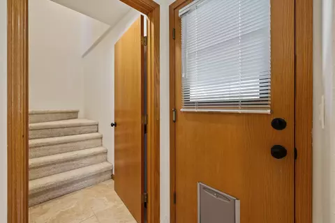 Entry Way - 339 E Oak View Ave, Visalia, CA 93277 photo 7 of 16