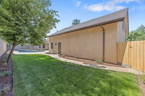 Exterior - 339 E Oak View Ave, Visalia, CA 93277 photo 12 of 14