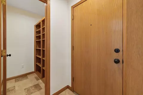 Entry Way - 339 E Oak View Ave, Visalia, CA 93277 photo 5 of 16